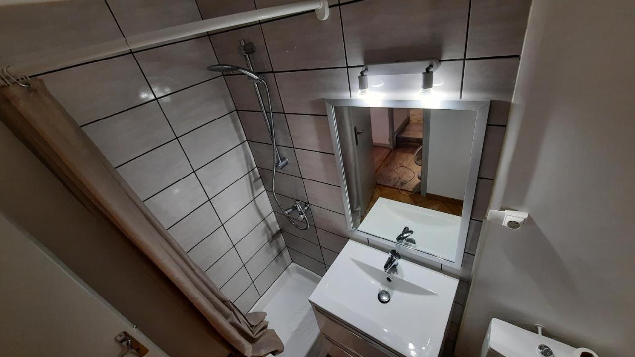 Suite 3 Pieces Chambre+Cuisine+Sdb Centre Ville Privas Exterior foto
