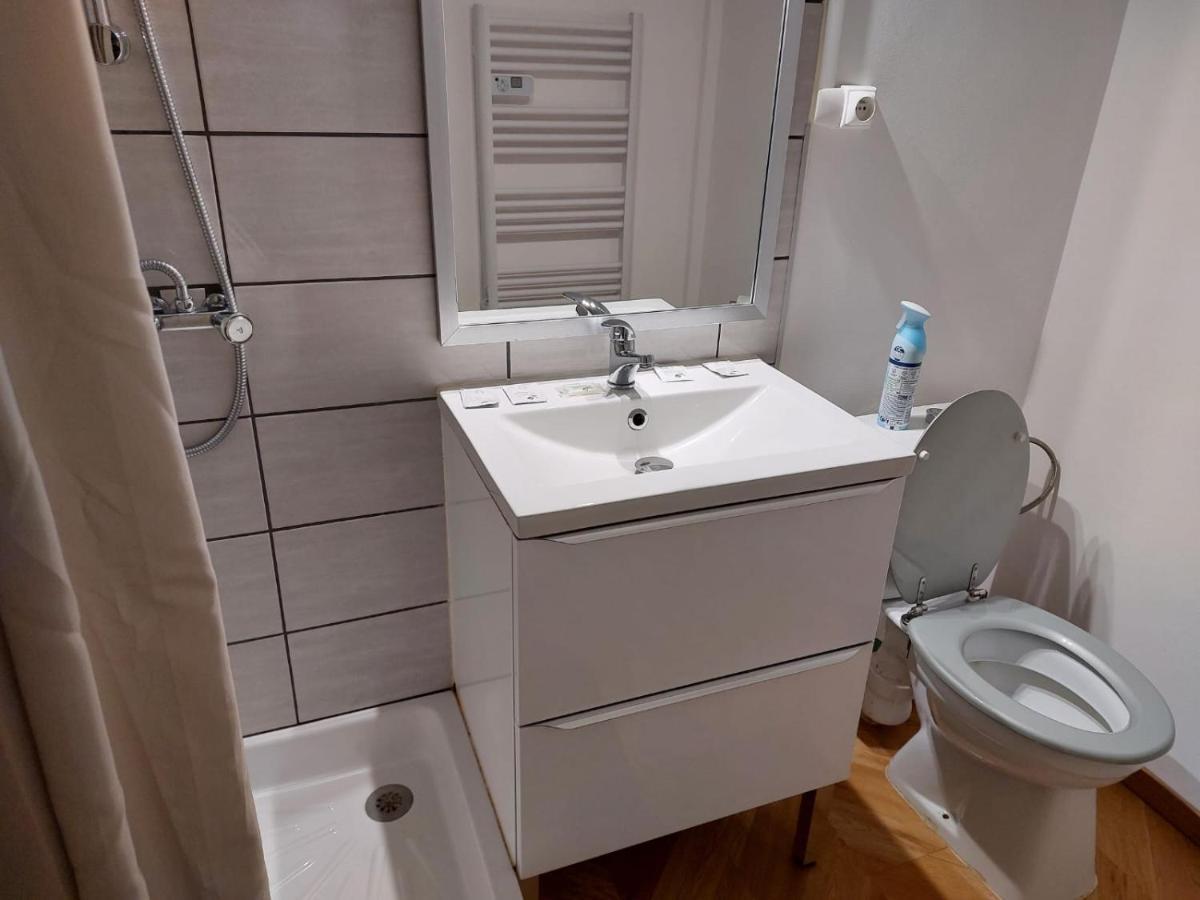 Suite 3 Pieces Chambre+Cuisine+Sdb Centre Ville Privas Exterior foto
